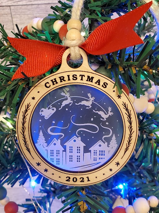 Christmas with a light wreath - Frosted